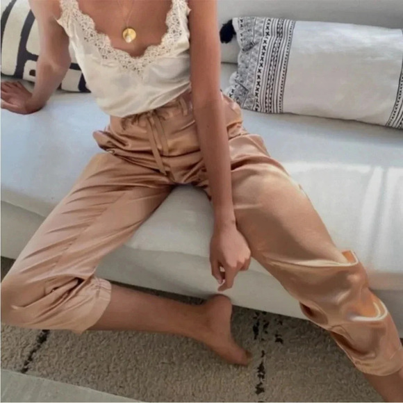 Cami New York gold satin silk jogger lounge pants - Picture 1 of 10